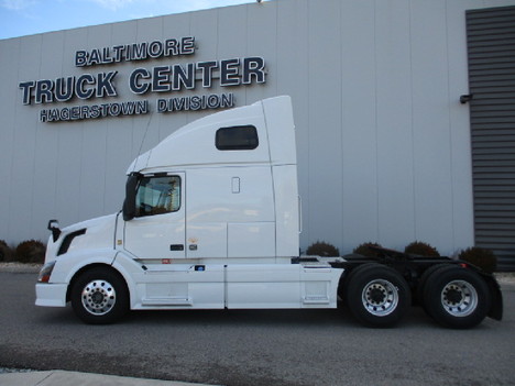 USED 2015 VOLVO VNL64T670 SLEEPER TRUCK #$vid