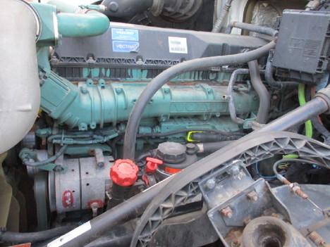 USED 2015 VOLVO VNL64T670 SLEEPER TRUCK #$vid
