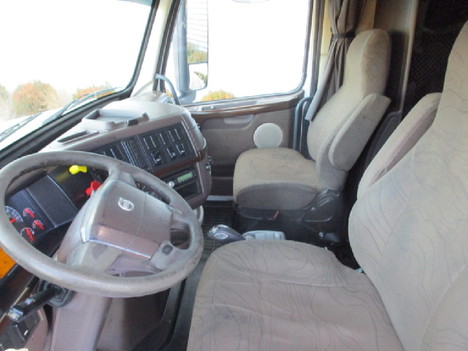 USED 2015 VOLVO VNL64T670 SLEEPER TRUCK #$vid