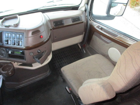 USED 2015 VOLVO VNL64T670 SLEEPER TRUCK #$vid