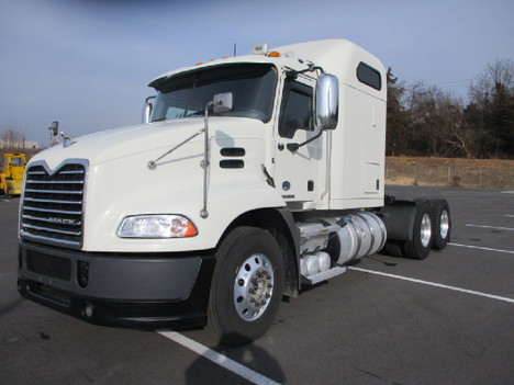 USED 2015 MACK PINNACLE CXU613 SLEEPER TRUCK #$vid