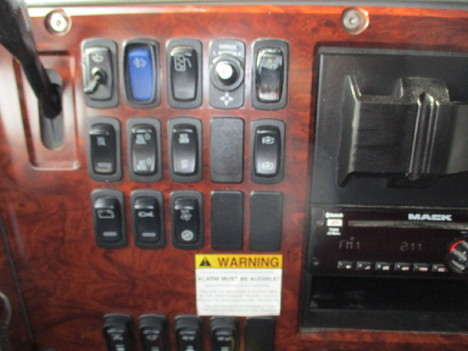 USED 2015 MACK PINNACLE CXU613 SLEEPER TRUCK #$vid