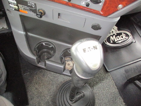 USED 2015 MACK PINNACLE CXU613 SLEEPER TRUCK #$vid