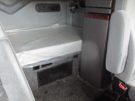 USED 2016 MACK PINNACLE CXU613 SLEEPER TRUCK #$vid