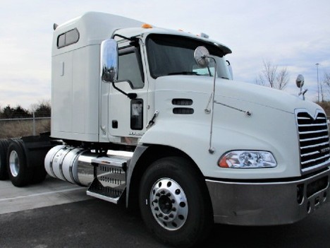 USED 2016 MACK PINNACLE CXU613 SLEEPER TRUCK #$vid