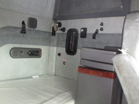 USED 2014 MACK PINNACLE CXU613 SLEEPER TRUCK #$vid