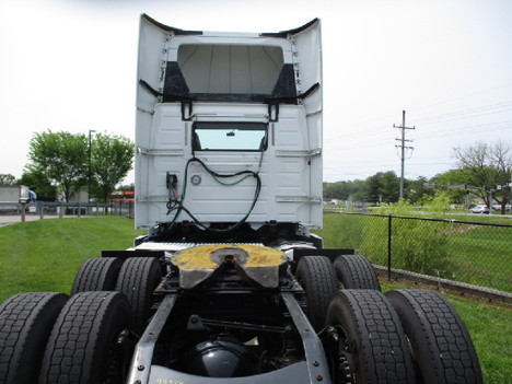 USED 2018 VOLVO VNL64T300 DAYCAB TRUCK #$vid