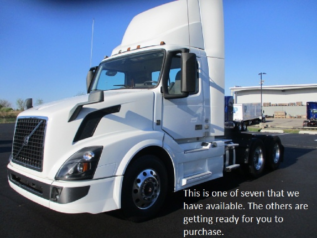USED 2018 VOLVO VNL64T300 DAYCAB TRUCK #1375