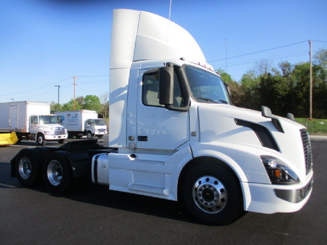 USED 2018 VOLVO VNL64T300 DAYCAB TRUCK #$vid