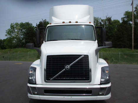USED 2018 VOLVO VNL64T300 DAYCAB TRUCK #$vid