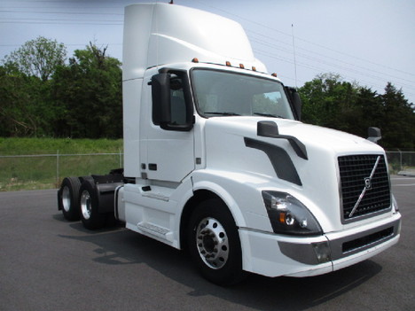 USED 2018 VOLVO VNL64T300 DAYCAB TRUCK #$vid