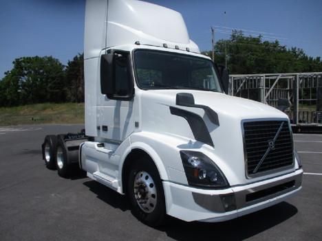 USED 2018 VOLVO VNL64T300 DAYCAB TRUCK #$vid