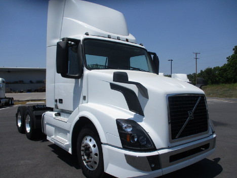 USED 2018 VOLVO VNL64T300 DAYCAB TRUCK #$vid