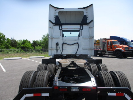 USED 2018 VOLVO VNL64T300 DAYCAB TRUCK #$vid