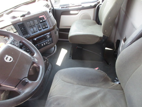 USED 2018 VOLVO VNL64T300 DAYCAB TRUCK #$vid