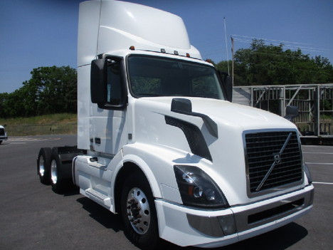 USED 2018 VOLVO VNL64T300 DAYCAB TRUCK #$vid