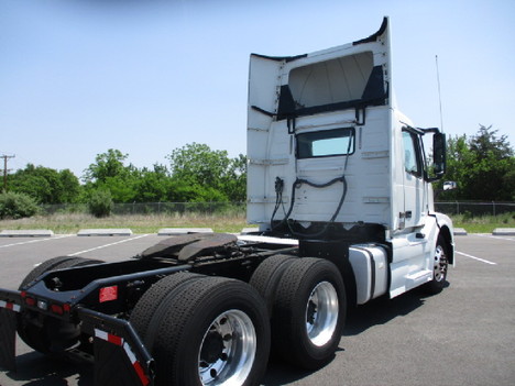 USED 2018 VOLVO VNL64T300 DAYCAB TRUCK #$vid