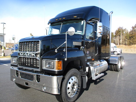 NEW 2024 MACK PINNACLE 64T SLEEPER TRUCK #$vid