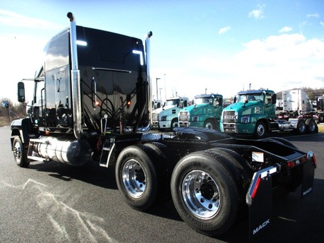NEW 2024 MACK PINNACLE 64T SLEEPER TRUCK #$vid