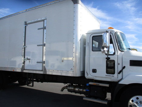 USED 2021 MACK MD6 BOX VAN TRUCK #$vid