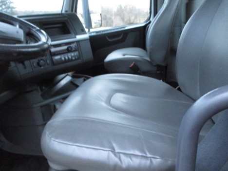 USED 2021 VOLVO VNR64T300 TANDEM AXLE DAYCAB TRUCK #$vid