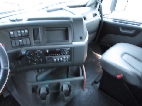 USED 2021 VOLVO VNR64T300 TANDEM AXLE DAYCAB TRUCK #$vid