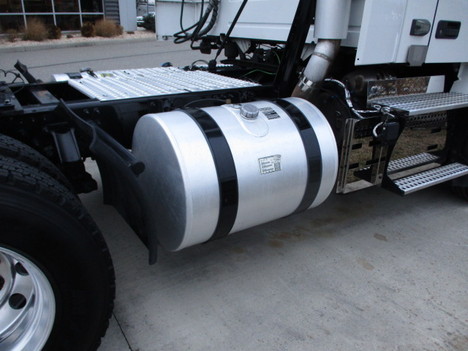 USED 2021 VOLVO VNR64T300 TANDEM AXLE DAYCAB TRUCK #$vid