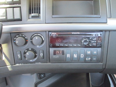 USED 2020 VOLVO VNR64T300 DAYCAB TRUCK #$vid