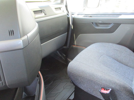 USED 2020 VOLVO VNR64T300 DAYCAB TRUCK #$vid