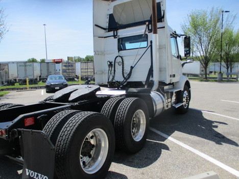 USED 2020 VOLVO VNR64T300 DAYCAB TRUCK #$vid