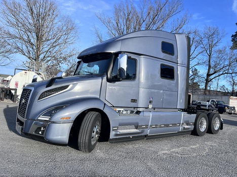 NEW 2025 VOLVO VNL64T860 SLEEPER TRUCK #$vid