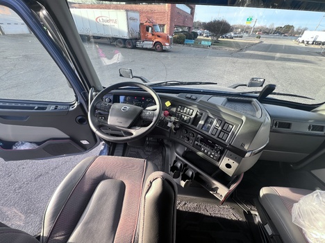 NEW 2025 VOLVO VNL64T860 SLEEPER TRUCK #$vid