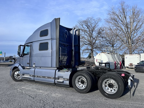 NEW 2025 VOLVO VNL64T860 SLEEPER TRUCK #$vid