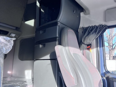 NEW 2025 VOLVO VNL64T860 SLEEPER TRUCK #$vid