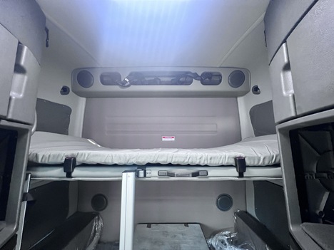 NEW 2025 VOLVO VNL64T860 SLEEPER TRUCK #$vid