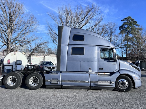 NEW 2025 VOLVO VNL64T860 SLEEPER TRUCK #$vid