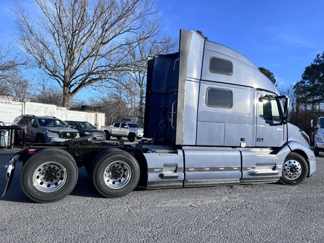 NEW 2025 VOLVO VNL64T860 SLEEPER TRUCK #$vid