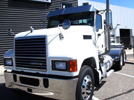 USED 2018 MACK CHU613 TANDEM AXLE DAYCAB TRUCK #$vid