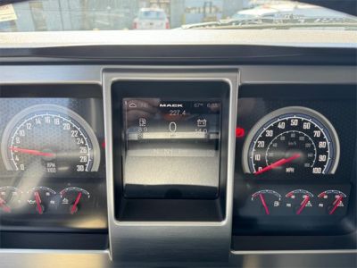 NEW 2024 MACK PINNACLE 64T SLEEPER TRUCK #$vid
