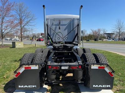 NEW 2024 MACK PINNACLE 64T SLEEPER TRUCK #$vid