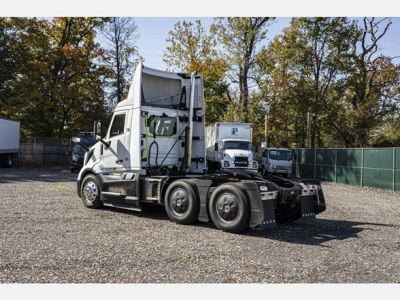 NEW 2025 VOLVO VNL64T300 DAYCAB TRUCK #$vid