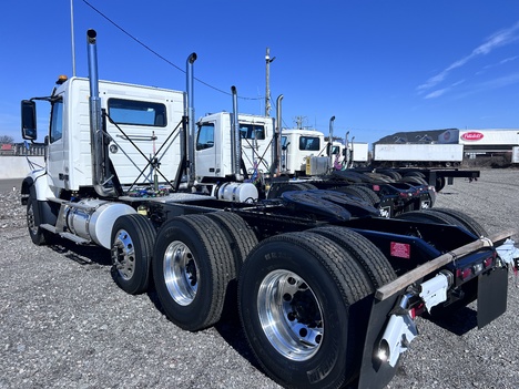 NEW 2025 VOLVO VHD84FT TRI-AXLE DAYCAB TRUCK #$vid