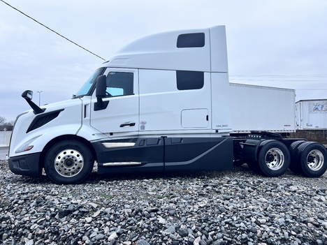 NEW 2026 VOLVO VNL64T860 TANDEM AXLE SLEEPER TRUCK #$vid