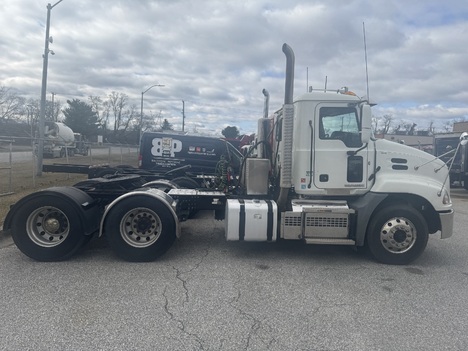 USED 2018 MACK CXU613 TANDEM AXLE DAYCAB TRUCK #$vid
