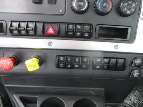 USED 2022 WESTERN STAR 49X TANDEM AXLE DAYCAB TRUCK #$vid