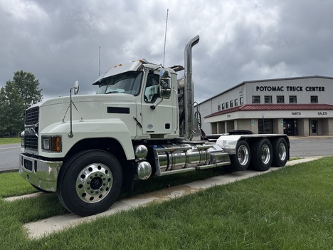 NEW 2025 MACK PI84T TRI-AXLE DAYCAB TRUCK #$vid