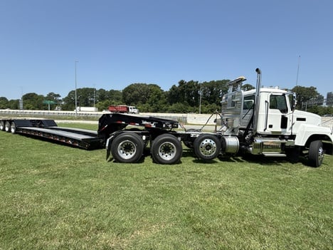 NEW 2027 MACK PI84T TRI-AXLE DAYCAB TRUCK #$vid