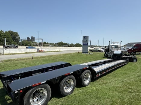 NEW 2027 MACK PI84T TRI-AXLE DAYCAB TRUCK #$vid