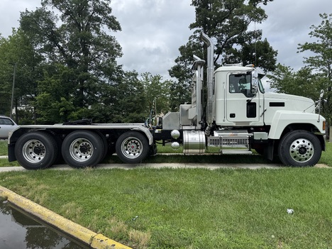 NEW 2025 MACK PI84T TRI-AXLE DAYCAB TRUCK #$vid