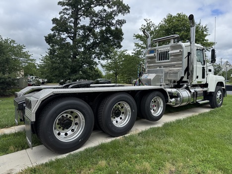 NEW 2025 MACK PI84T TRI-AXLE DAYCAB TRUCK #$vid